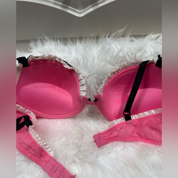Sexy Little Things from Victorias Secret Pink Push Up Bra - Picture 5 of 9